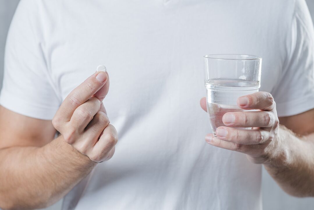 L'homme accepte Zxcvbnmqwert de la prostatite